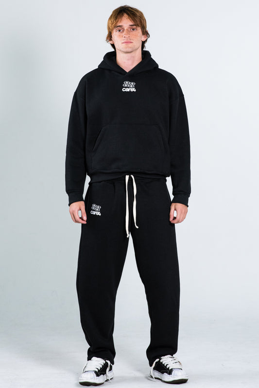 ESSENTIAL BLACK SWEATPANTS