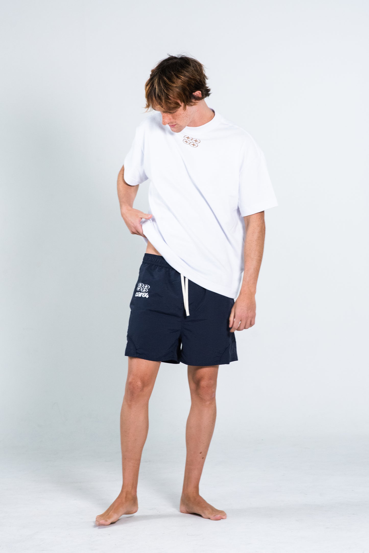 EMBROIDERED NAVY SHORTS