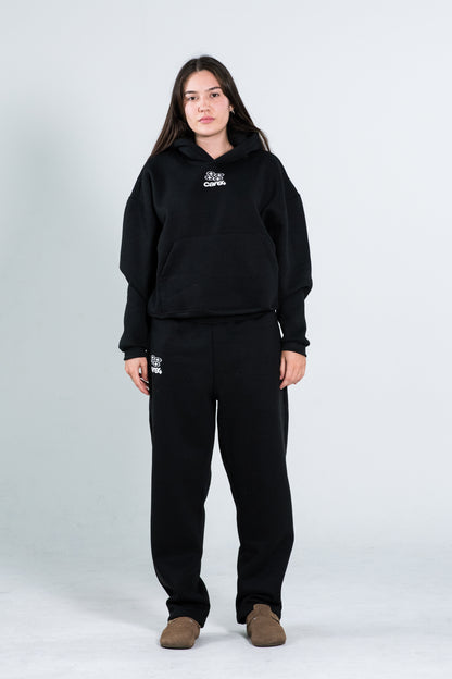 ESSENTIAL BLACK SWEATPANTS