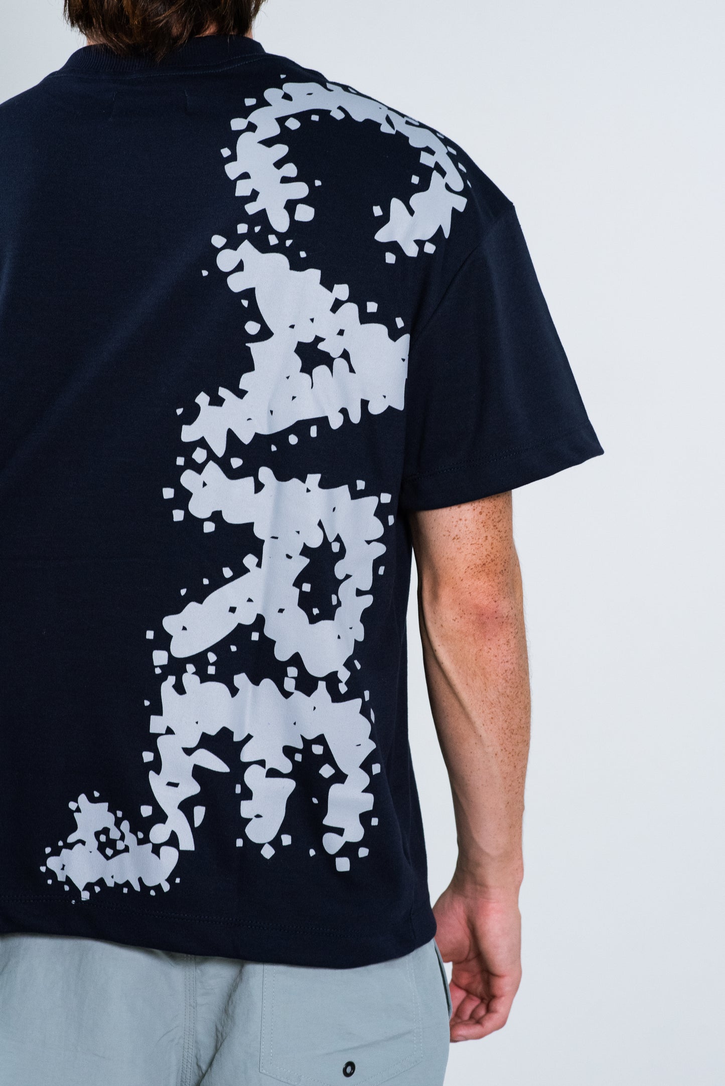 HUGE CARE4 NAVY T-SHIRT